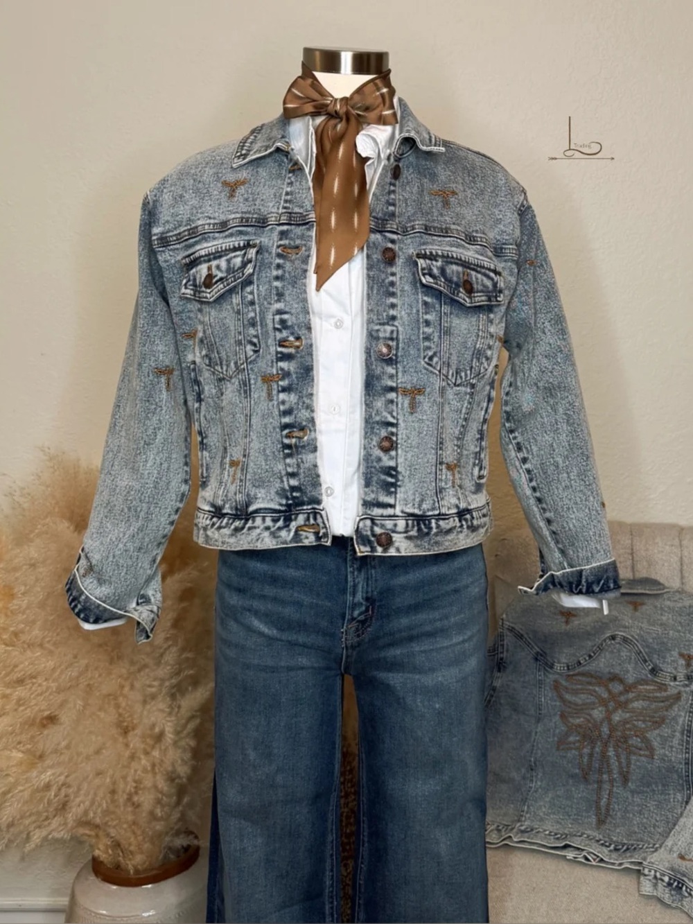 Women’s Light Acid Wash Denim Jacket - Blue